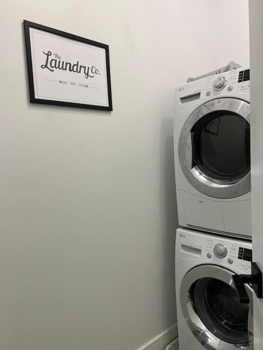 Cozy, High Rise, Large Studio Facing Downtown . Apartment Балтимор Екстериор снимка