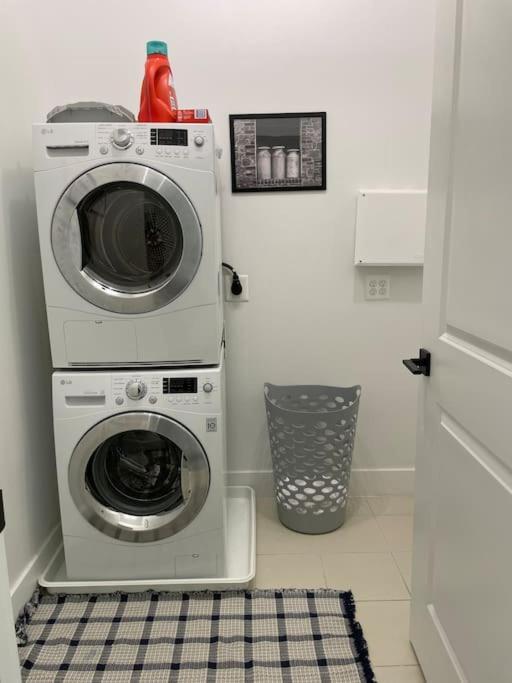 Cozy, High Rise, Large Studio Facing Downtown . Apartment Балтимор Екстериор снимка
